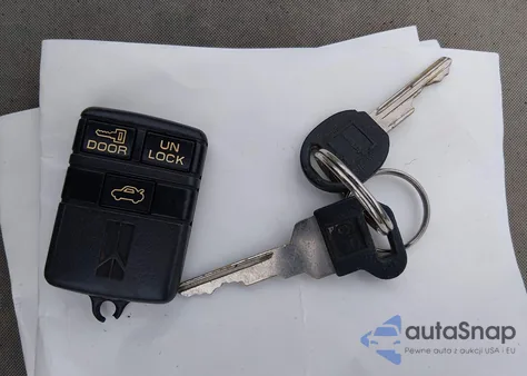 1992 Oldsmobile Cutlass Supreme from USA, damaged, VIN 1G3WT34T1ND377556